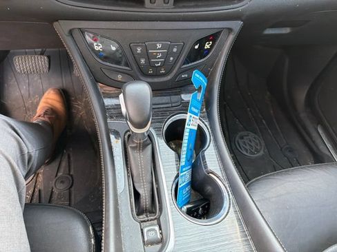 Used 2017 Buick Envision Essence AWD/4WD image 16