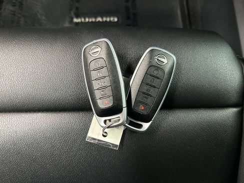 Used 2025 Nissan Murano SV AWD/4WD image 37