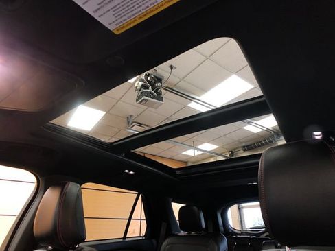 Certified 2023 Ford Explorer ST-Line w/ Class IV Trailer Tow Package AWD/4WD image 21