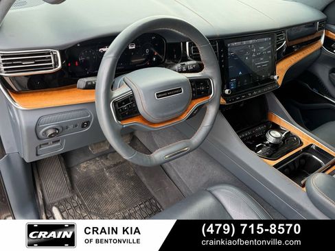 Used 2022 Jeep Grand Wagoneer Series II w/ Convenience Group III image 10