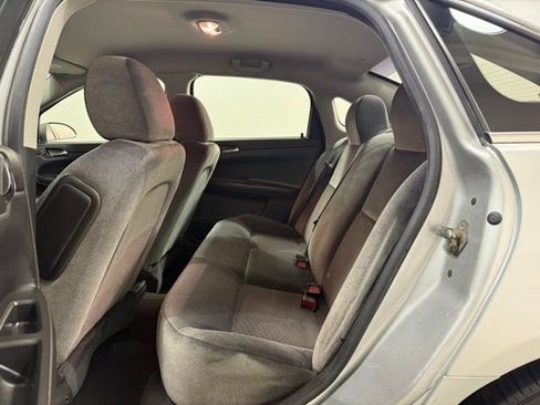 Used 2016 Chevrolet Impala LT image 18