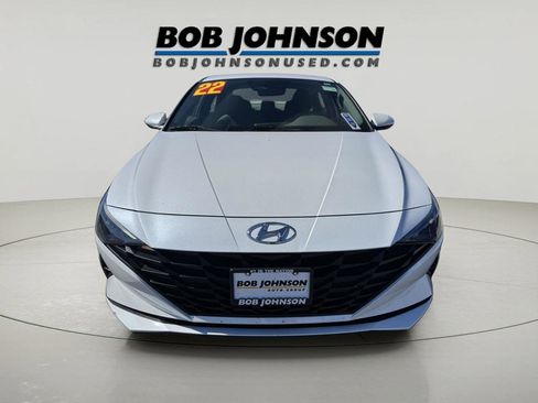 Used 2022 Hyundai Elantra SE FWD image 8
