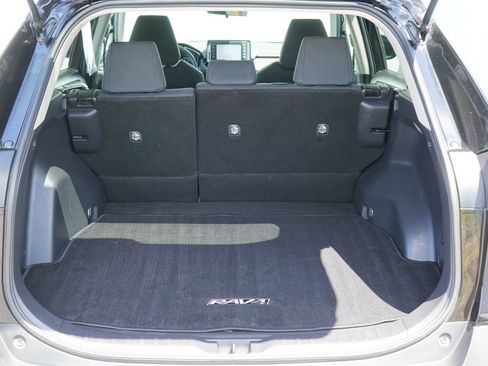 Used 2021 Toyota RAV4 LE w/ Carpet Mat Package (TMS) AWD/4WD image 9