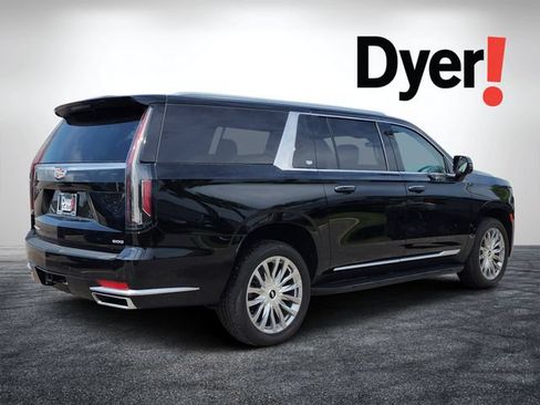 Used 2022 Cadillac Escalade ESV Premium Luxury AWD/4WD image 3