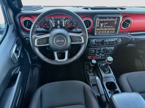 Used 2019 Jeep Wrangler Unlimited Rubicon AWD/4WD image 2