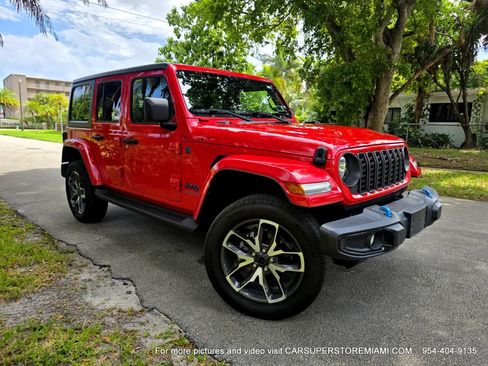 Used 2024 Jeep Wrangler Unlimited w/ Convenience Group AWD/4WD image 21