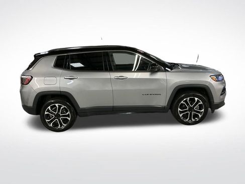 Certified 2022 Jeep Compass Limited image 7