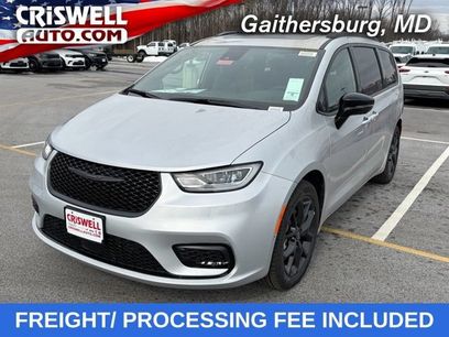 New 2026 Chrysler Pacifica Limited w/ S Appearance Package