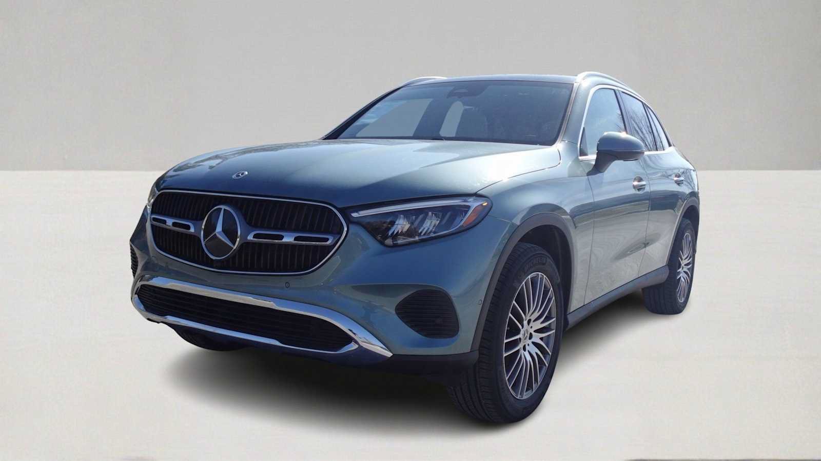Used 2026 Mercedes-Benz GLC 300 4MATIC image 1