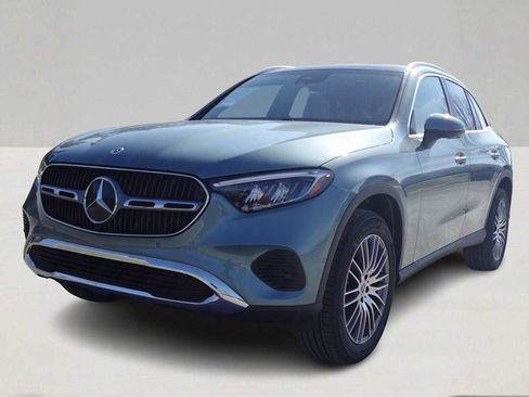 Used 2026 Mercedes-Benz GLC 300 4MATIC image 1