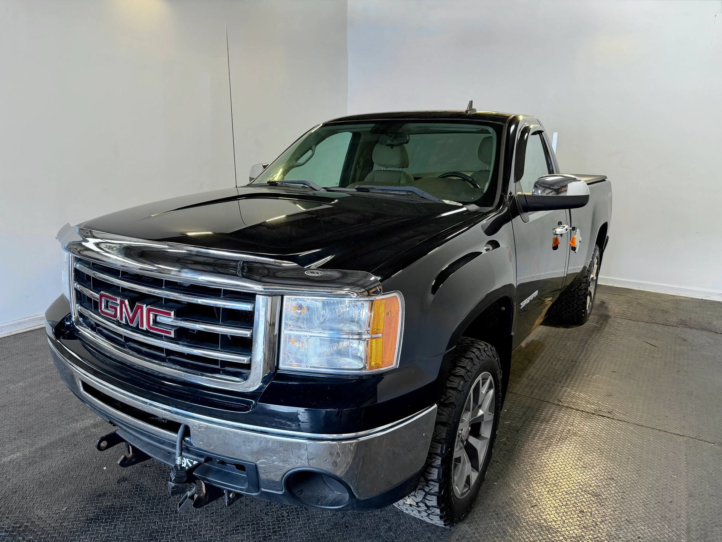 Used 2012 GMC Sierra 1500 SLE w/ Chrome Essentials Package AWD/4WD image 2