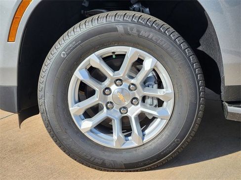 New 2026 Chevrolet Suburban LS w/ LPO, Dark Essentials Package image 9