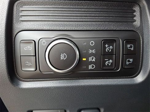 Certified 2025 Ford F250 Platinum image 27