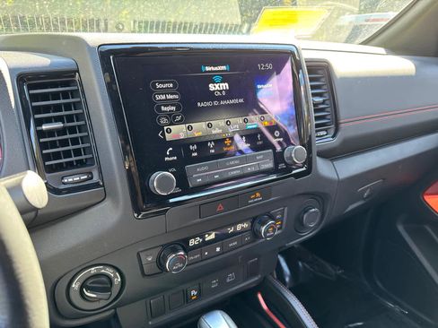 Used 2022 Nissan Frontier PRO-4X w/ Technology Package image 26