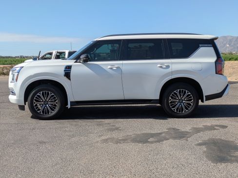 Used 2025 Nissan Armada SL w/ Captain's Chari Seat Package RWD image 6