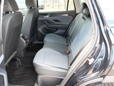 New 2026 Volkswagen Tiguan SE FWD image 27
