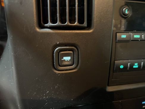 Used 2024 Chevrolet Express 2500 w/ Driver Convenience Package image 22