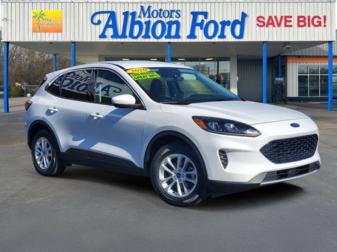 Used 2020 Ford Escape SE FWD image 1