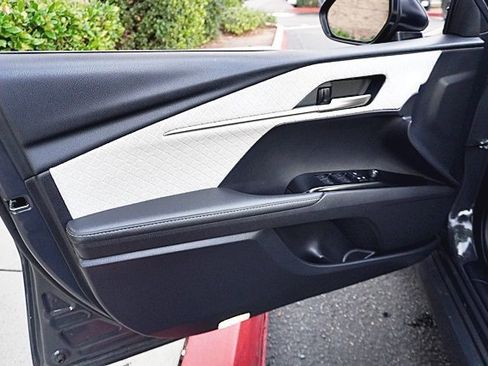 Used 2025 Toyota Camry XLE image 21