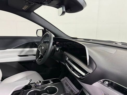 Certified 2026 Cadillac Lyriq Sport image 32