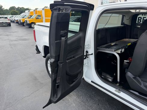 Used 2022 Chevrolet Colorado LT w/ Fleet Safety Package RWD image 19