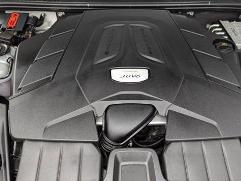 Used 2019 Porsche Cayenne image 31