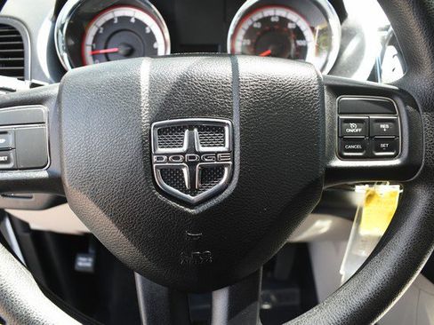 Used 2012 Dodge Grand Caravan SXT FWD image 31