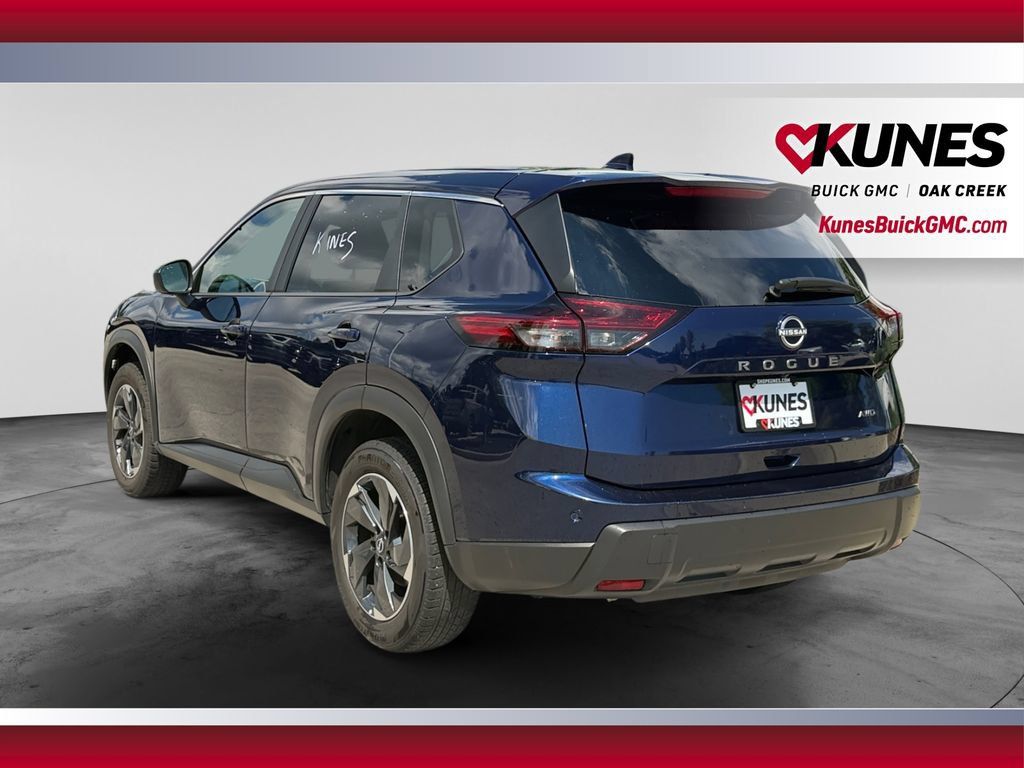 Used 2025 Nissan Rogue SV AWD/4WD image 8