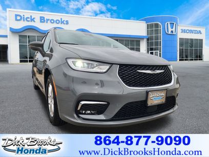 Used 2022 Chrysler Pacifica Touring-L