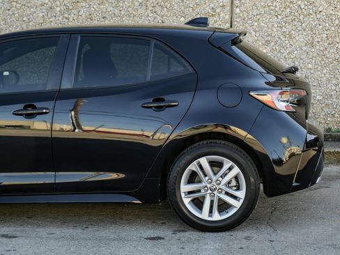 Used 2022 Toyota Corolla Hatchback image 14