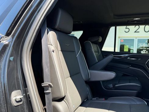 Used 2021 Cadillac Escalade Sport w/ Driver Assist Tech Package AWD/4WD image 9