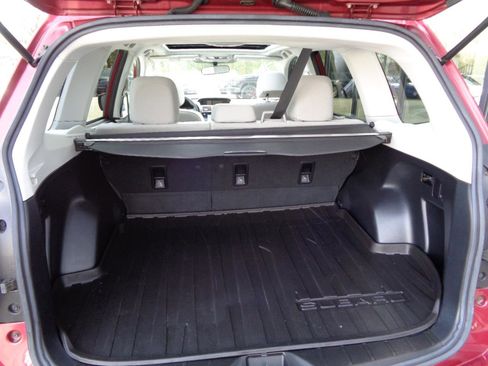 Used 2017 Subaru Forester 2.5i Premium w/ All-Weather Package image 16