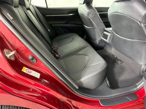 Used 2018 Toyota Camry SE image 15