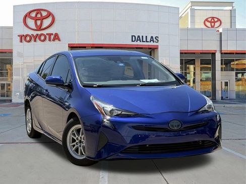 Used 2016 Toyota Prius Three w/ Advanced Technology Package FWD image 1