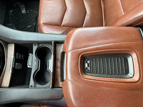 Used 2019 Cadillac Escalade Luxury image 33