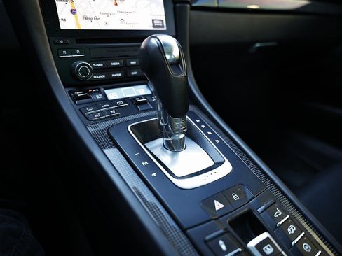 Certified 2019 Porsche 911 Carrera 4S image 35