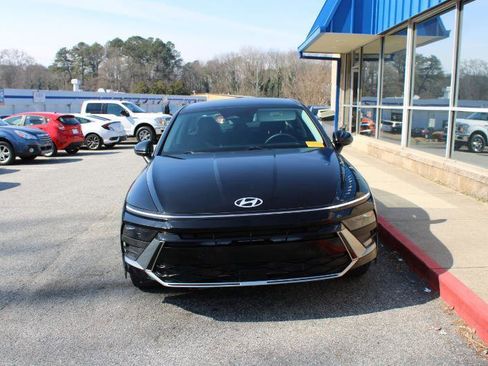 Used 2025 Hyundai Sonata SE image 2