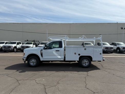 New 2026 Ford F250 XL w/ XL Chrome Package image 4