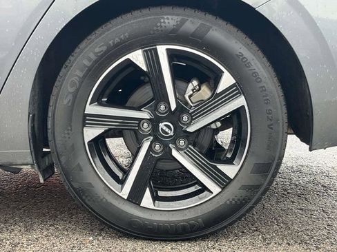 Used 2024 Nissan Sentra SV FWD image 11