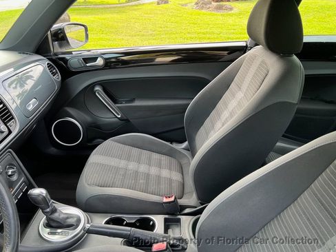 Used 2012 Volkswagen Beetle Launch Edition image 37