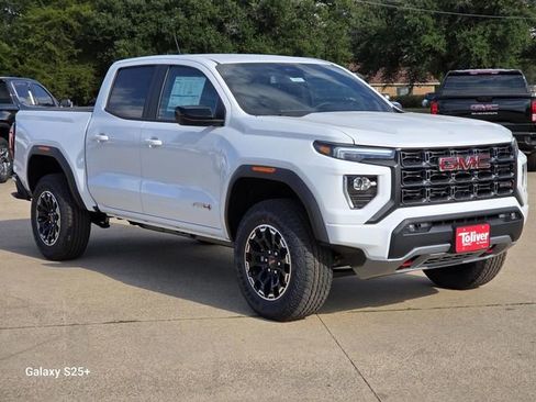 New 2026 GMC Canyon AT4 image 2