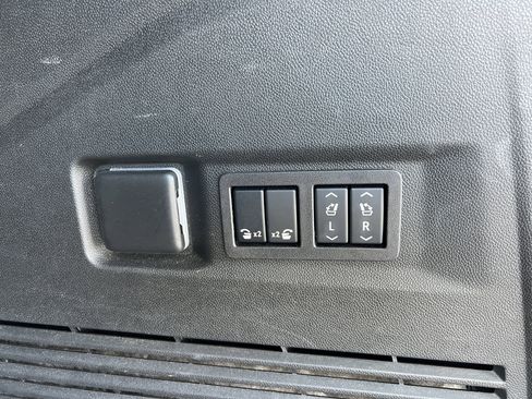 Used 2024 GMC Yukon Denali Ultimate image 31