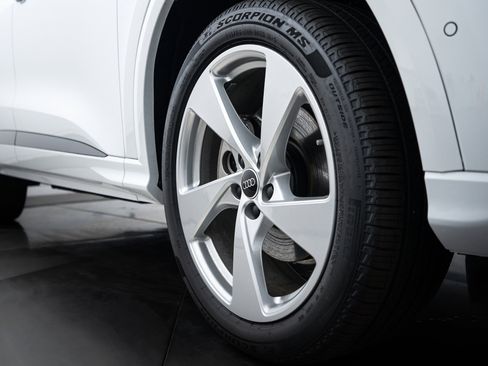 New 2025 Audi Q5 Premium Plus image 21