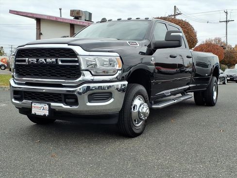 Used 2023 RAM 3500 Tradesman image 3