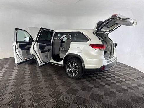 Used 2019 Toyota Highlander Plus w/ Protection Package #3 AWD/4WD image 16