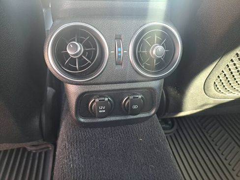 Used 2022 Kia Stinger GT2 AWD/4WD image 30
