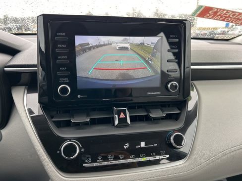 Used 2022 Toyota Corolla Cross L image 9