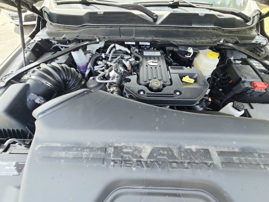 New 2026 RAM 2500 Laramie w/ Night Edition AWD/4WD image 14