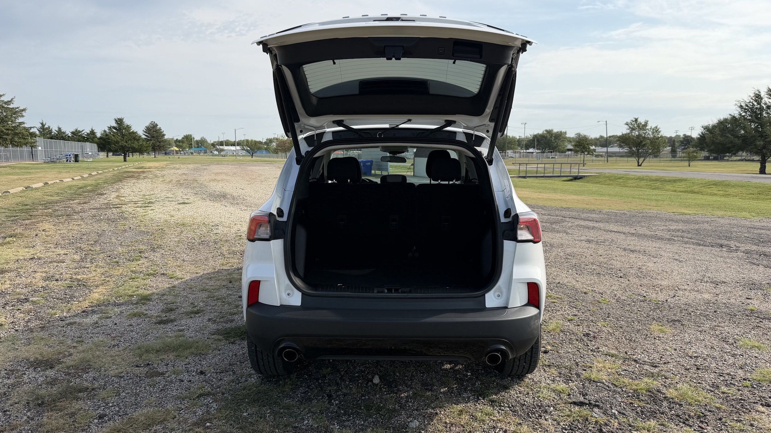 Used 2022 Ford Escape SE w/ SE Sport Appearance Package AWD/4WD image 5