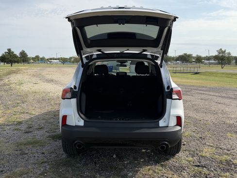 Used 2022 Ford Escape SE w/ SE Sport Appearance Package AWD/4WD image 5